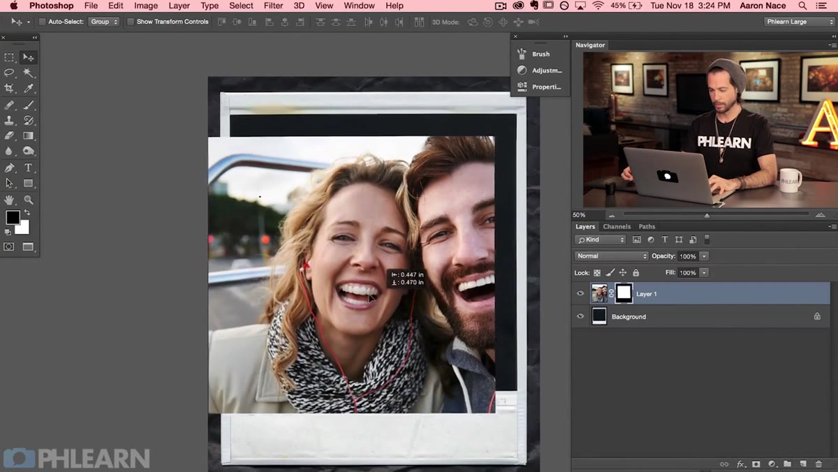 Chain link icon between layer thumbnail and mask thumbnail