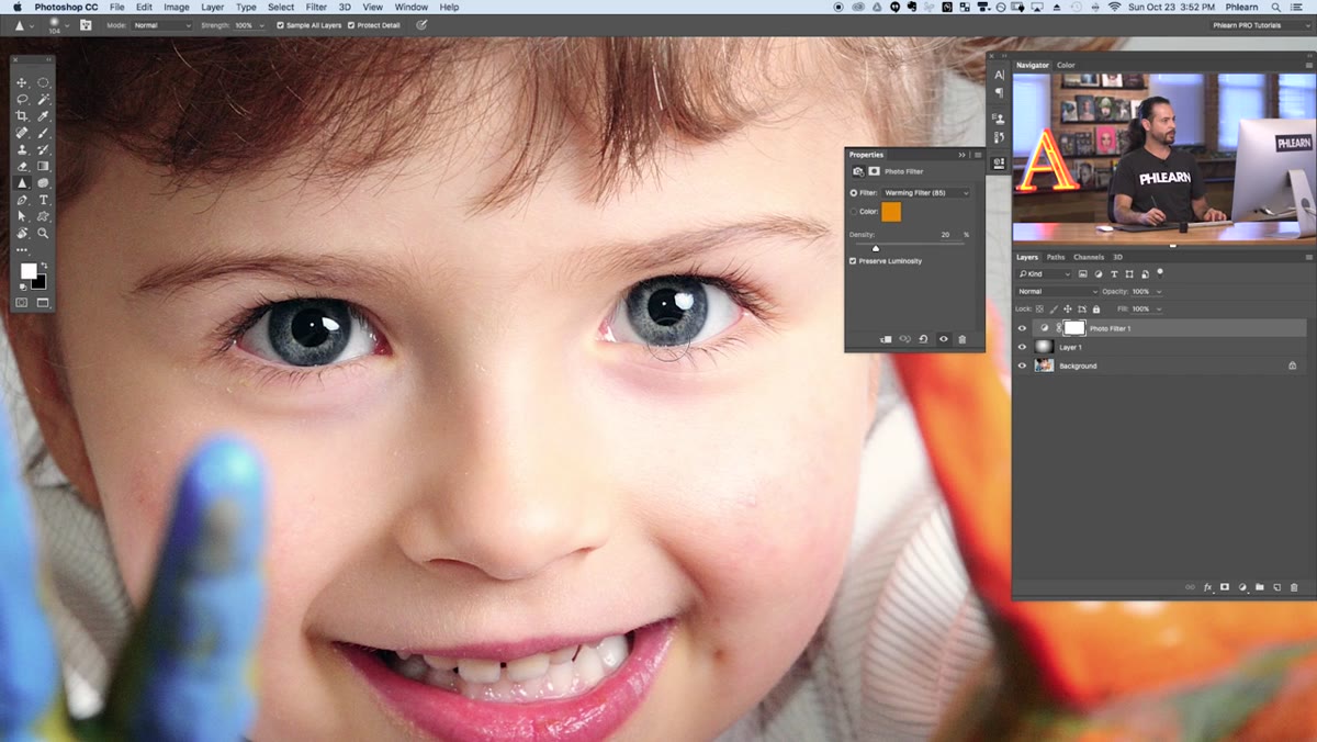 Hue/Saturation adjustment layer with mask clipped to eye area